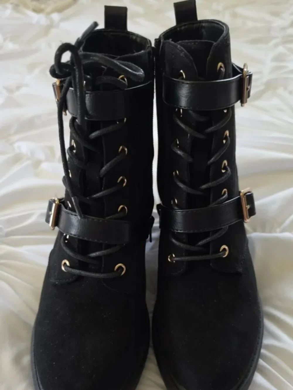 Black Boots Sz 8 Like New